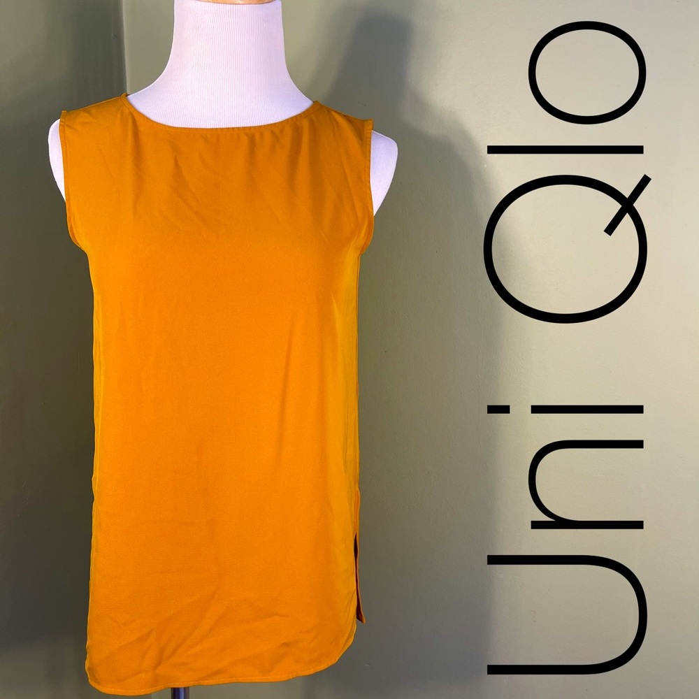 XS Uni Qlo sleeveless blouse